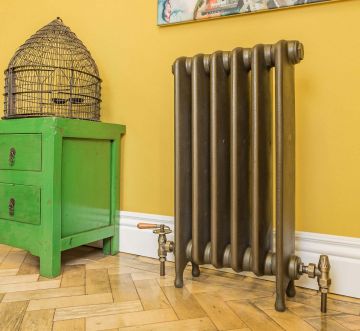 Thackray 740mm high cast iron radiator in Farthing